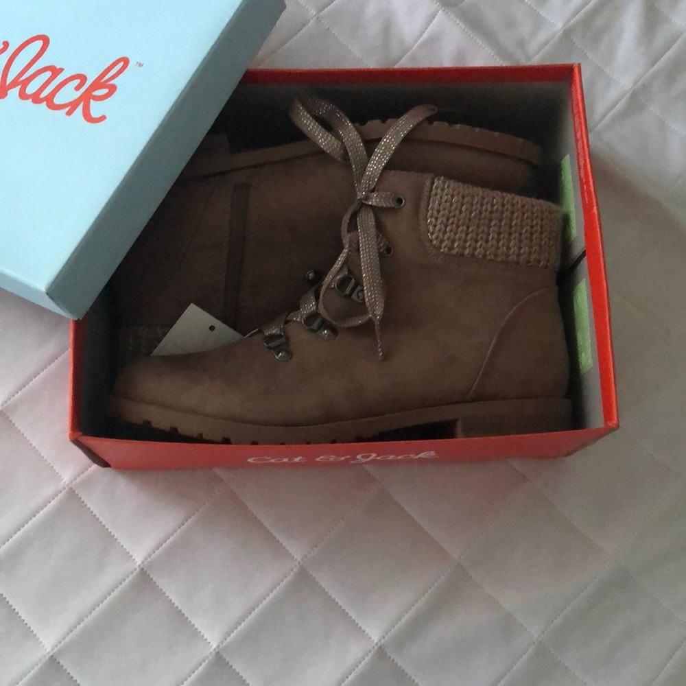 Cat & Jack boots